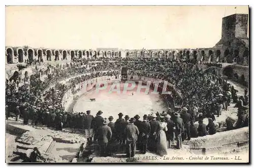 Ansichtskarte AK Arles les Arenes combat de taureaux Corrida