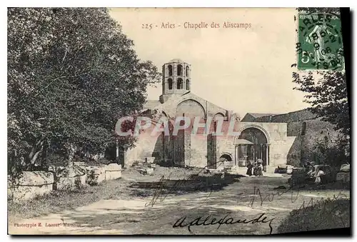 Cartes postales Arles Chapelle des Aliscamps