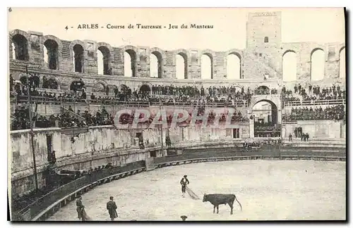 Ansichtskarte AK Arles course de taureaux jeu du Manteau