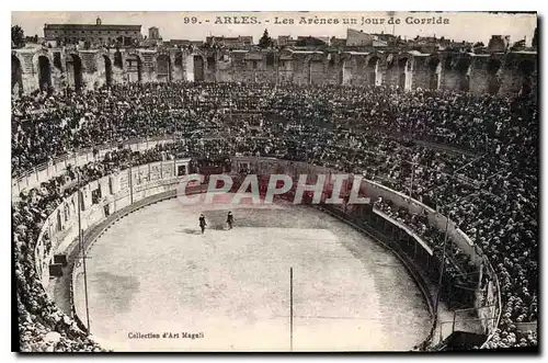 Ansichtskarte AK Arles les Arenes un jour de Corrida