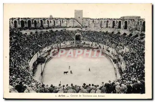 Cartes postales Arles Course de taureaux au Arenes