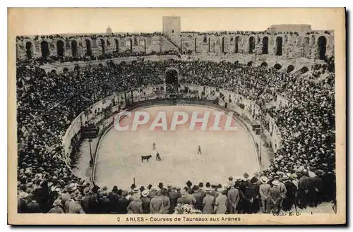 Ansichtskarte AK Arles courses de Taureaux aux Arenes