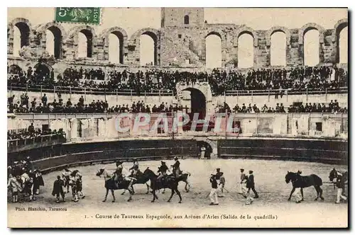 Ansichtskarte AK Course de Taureaux Espagnole aux Arenes d'Arles Salida de la quadrilla