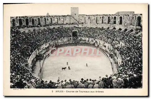 Ansichtskarte AK ARLES Course de Taureaux aux Arenes