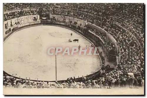 Cartes postales ARLES Les Arenes Course de Taureaux Avant Estocade LL