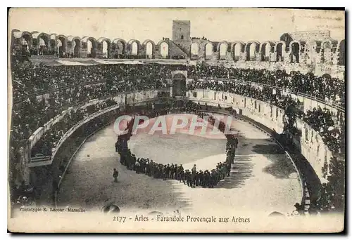 Cartes postales Arles  Farandole Provencale aux Arenes