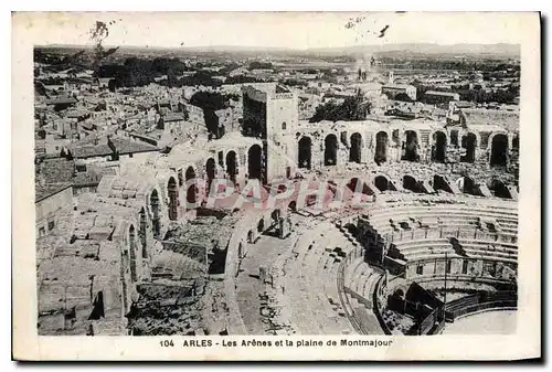 Ansichtskarte AK Arles Les Arenes et la plaine de Montmajour