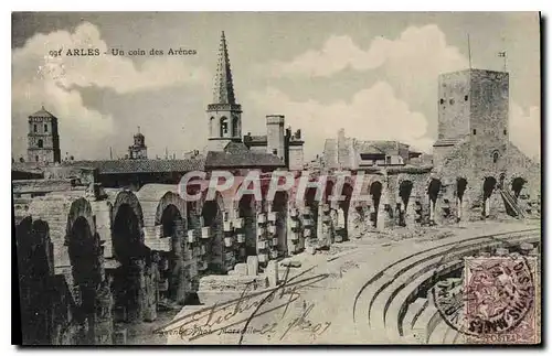 Cartes postales Arles un coin des Arenes