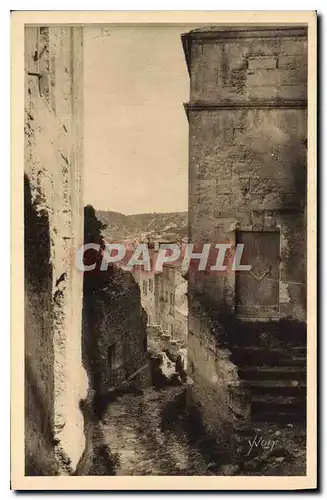 Ansichtskarte AK Les Baux B du R Vieille Rue conduisant aux Remparts