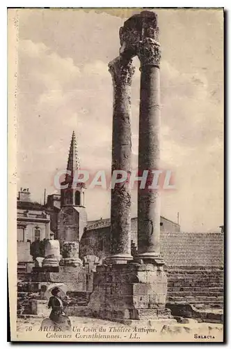 Ansichtskarte AK Arles Un coin du Theatre Antique Colonnes