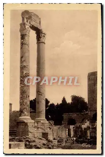 Ansichtskarte AK Arles - Le Theatre Antique - Les colonnes