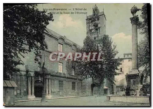 Cartes postales L'Hotel de Ville et la Tour de L'Horloge