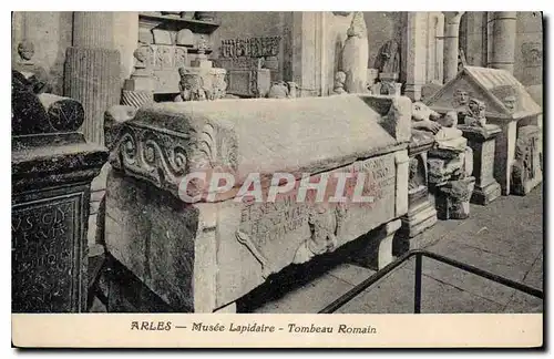 Cartes postales Arles - Musee Lapidaire - Tombeau Romain