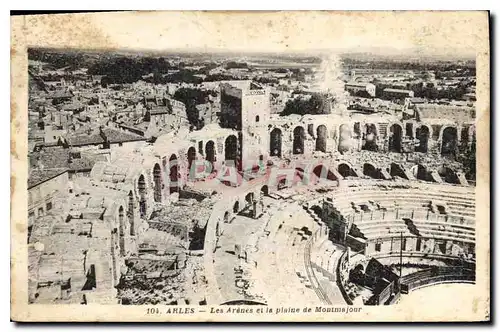 Cartes postales Les Arenes et la plaine de Montmajor Arles