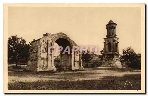 Cartes postales Environs d'Avignon (Vaucluse) Saint-Remy-de-Provence Les Antiques