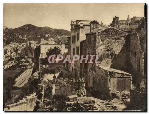 Cartes postales Le Vallon de la fontaine a gauche la voie romaine Les Baux