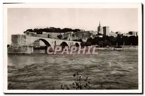 Cartes postales Avignon Vue generale sur le Palais des Papes et le Pont St Benezet (XII siecle)