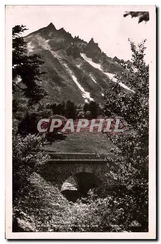 Cartes postales Le Mont Dore Le Pic du Sabey vu du Pont de la Dore