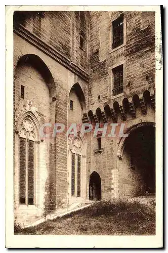 Ansichtskarte AK Avignon Palais des Papes Un coin de la cour d'honneur