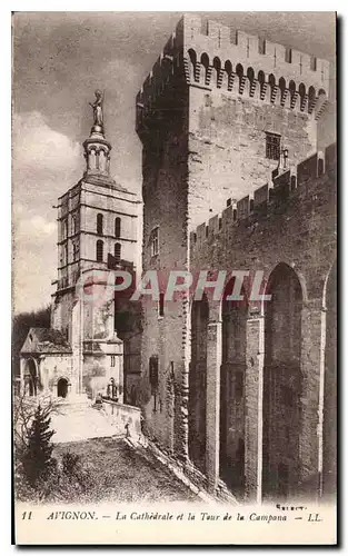 Cartes postales Avignon La Cathedrale et la Tour de la Campana