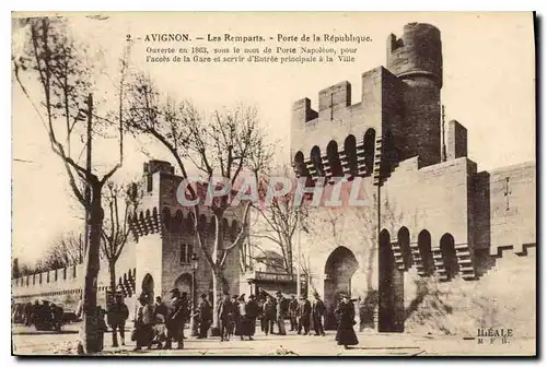 Ansichtskarte AK Avignon Les Remparts Porte de la Republique