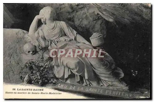 Cartes postales La Sainte Baume Statue en marbre de Sainte Marie Madeleine