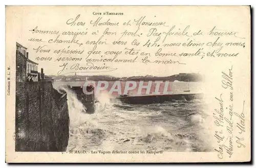 Cartes postales Cote d'Emeraude Saint Malo Les Vagues d'eferlant contre les Remparts