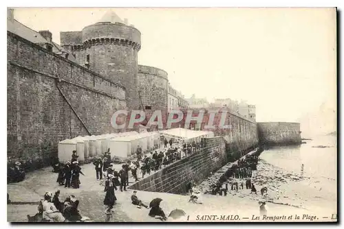 Ansichtskarte AK Saint Malo Les Remparts et la Plage