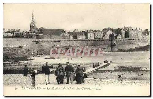 Ansichtskarte AK Saint Malo Les Remparts de la Place Bon Secours