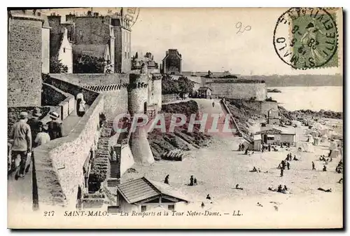 Ansichtskarte AK Saint Malo Les Remparts et la Tour Notre Dame