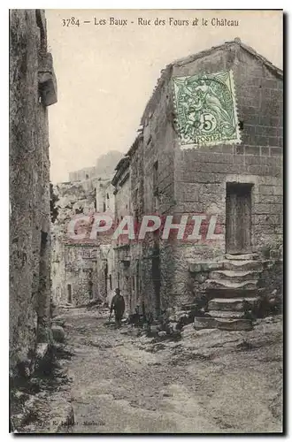 Cartes postales Les Baux Rue des Fours et le Chateau