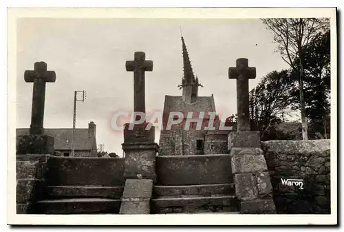 Ansichtskarte AK Plougrescant Les Trois Croix de Saint Gonery et l'Eglise