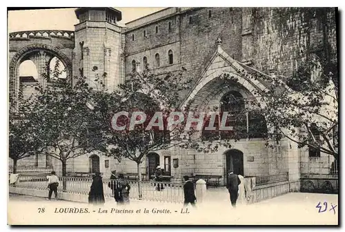 Ansichtskarte AK Lourdes Les Piscines et la Grotte