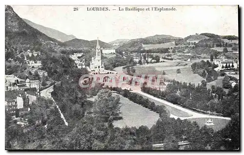 Cartes postales Lourdes La Basilique et l'Esplanade