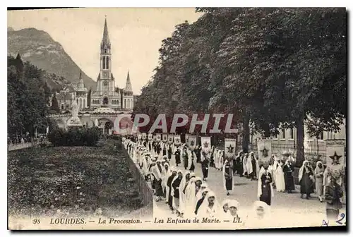 Ansichtskarte AK Lourdes La Procession Les Enfants de Marie