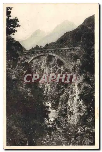 Cartes postales Saint Sauveur les Bains Le Pont Napoleon hauteur 65 m au dessus du Gave