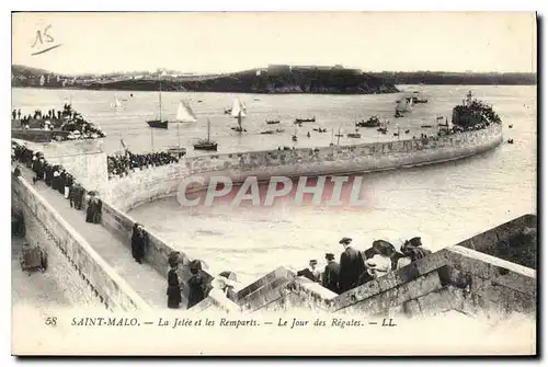 Ansichtskarte AK Saint Malo La Jetee et les Remparts Le Jour des Regates