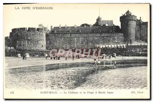 Ansichtskarte AK St Malo Le Chateau et la Plage a Maree basse