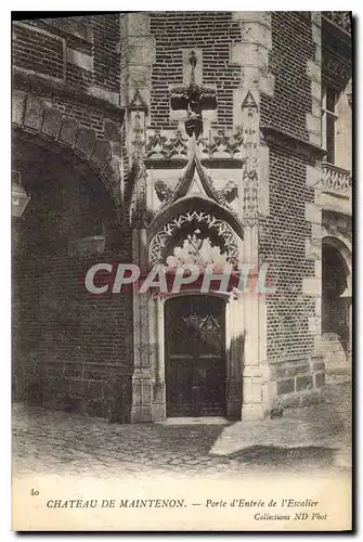 Ansichtskarte AK Chateau de Maintenon Porte d'Entree de l'Escalier