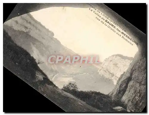 Cartes postales Environs de Lons le Saunier La Vallee de Baume les Messieurs vue de la Grotte des Romains