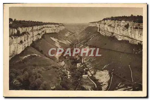 Ansichtskarte AK Baume les Messieurs Jura Vue generale de la Vallee