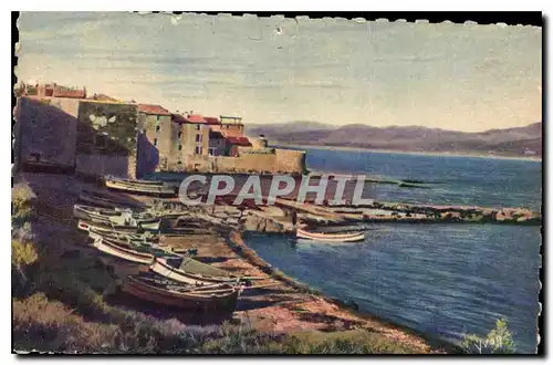 Cartes postales Cote d'Azur Saint Tropez Var Port des Pecheurs Dans le fond le Massif de l'Esterel