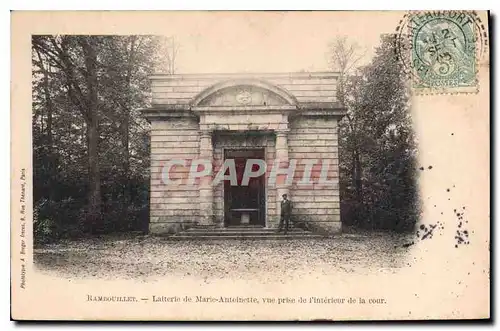 Ansichtskarte AK Rambouillet Laiterie de Marie Antoinette vue prise de l'Interieur de la cour