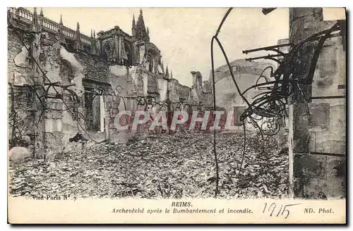 Cartes postales Reims Archeveche apres le bombardement et incendie