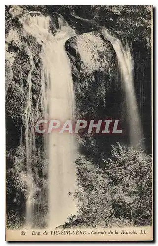 Ansichtskarte AK Env Vic sur Cere Cascade de la Roche