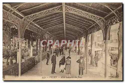 Cartes postales Vichy Allee couverte du Parc