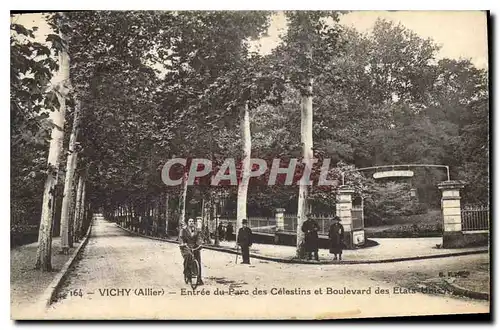 Ansichtskarte AK Vichy Allier Entree du Parc des Celestins et Boulevard des Etats Unis Velo Cycle