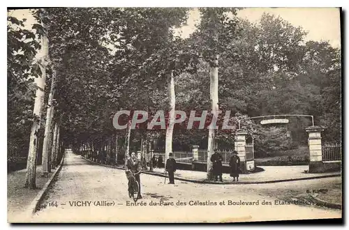 Cartes postales Vichy Allier Entree du Parc des Celestins et Boulevard des Etats Unis Velo Cycle