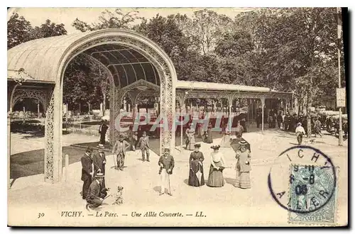 Ansichtskarte AK Vichy Le Parc Une Allee Couverte