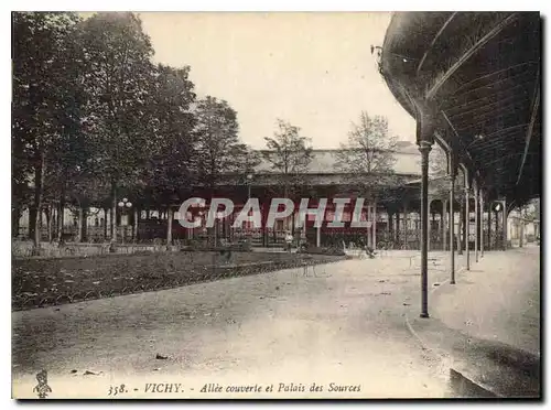 Ansichtskarte AK Vichy Allee couverte et Palais des Sources